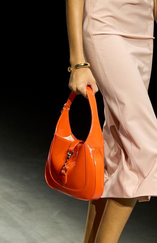 "غوتشي" تحيي لوناً جديداً وإنطلاقة جديدة في ميلان تسحر الألباب