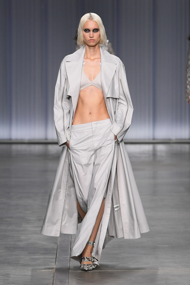 ICEBERG تفتتح أسبوع الموضة في ميلان بتصاميم متمردة 