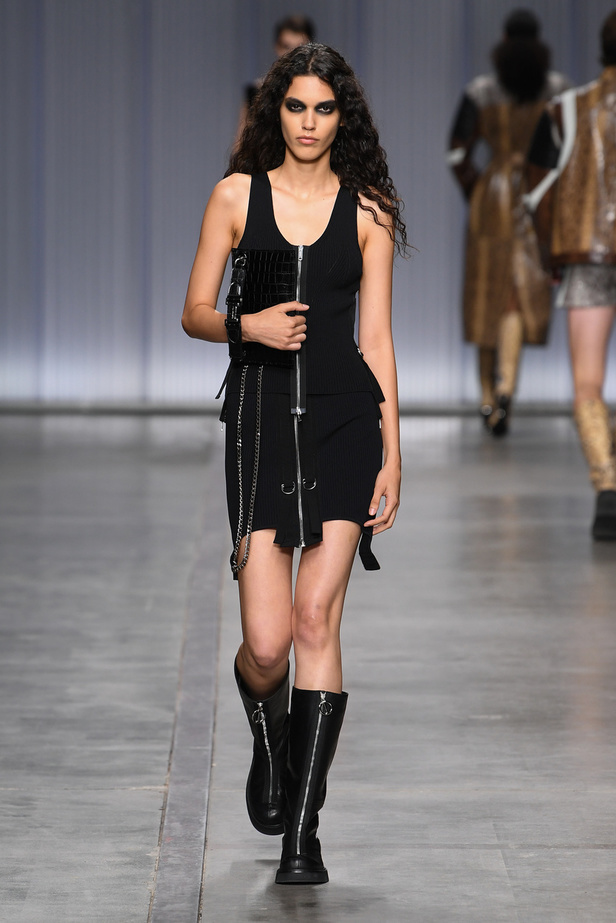 ICEBERG تفتتح أسبوع الموضة في ميلان بتصاميم متمردة 