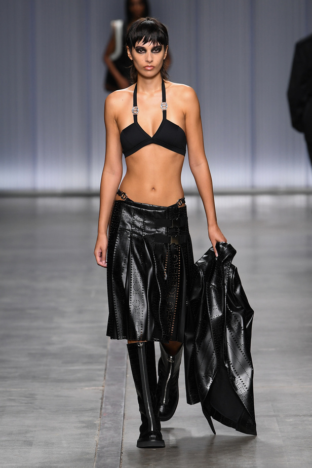 ICEBERG تفتتح أسبوع الموضة في ميلان بتصاميم متمردة 