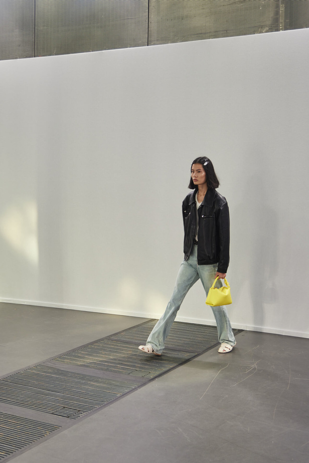 البساطة والراحة عنوان مجموعة JW ADERSON لربيع وصيف 2024