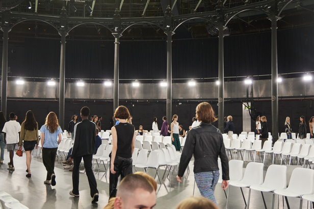 البساطة والراحة عنوان مجموعة JW ADERSON لربيع وصيف 2024