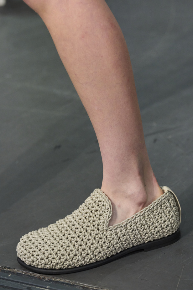 البساطة والراحة عنوان مجموعة JW ADERSON لربيع وصيف 2024