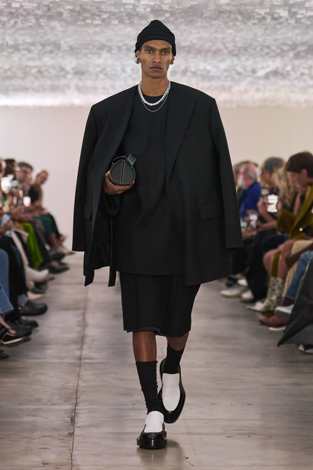 بساطة ودقة عالية في مجموعة Jil Sander لربيع وصيف 2024