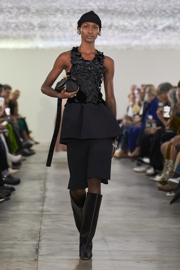 بساطة ودقة عالية في مجموعة Jil Sander لربيع وصيف 2024