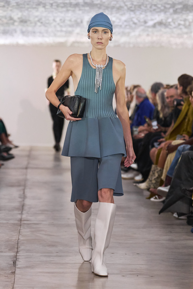 بساطة ودقة عالية في مجموعة Jil Sander لربيع وصيف 2024