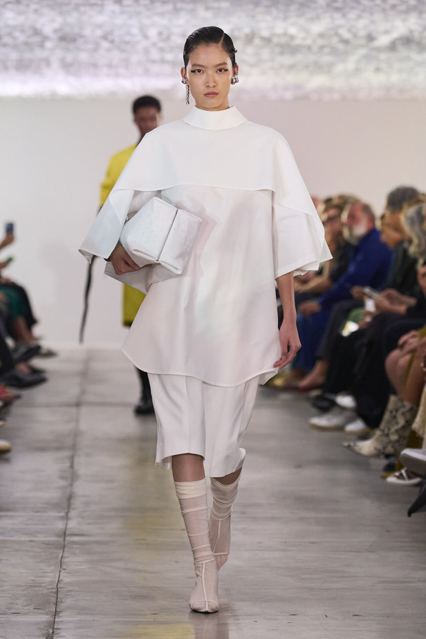 بساطة ودقة عالية في مجموعة Jil Sander لربيع وصيف 2024