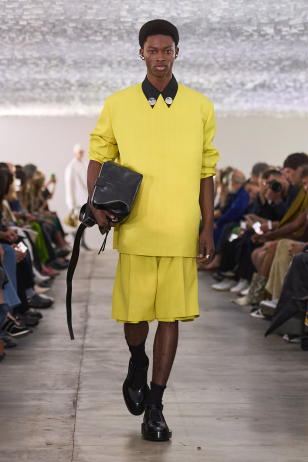 بساطة ودقة عالية في مجموعة Jil Sander لربيع وصيف 2024