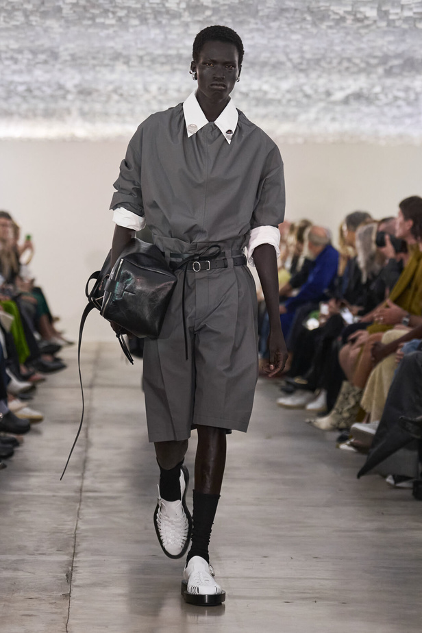 بساطة ودقة عالية في مجموعة Jil Sander لربيع وصيف 2024