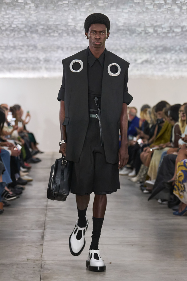 بساطة ودقة عالية في مجموعة Jil Sander لربيع وصيف 2024