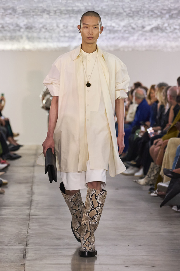 بساطة ودقة عالية في مجموعة Jil Sander لربيع وصيف 2024