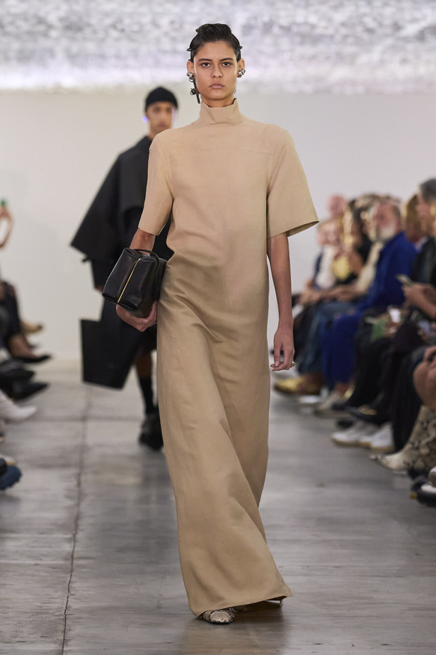 بساطة ودقة عالية في مجموعة Jil Sander لربيع وصيف 2024