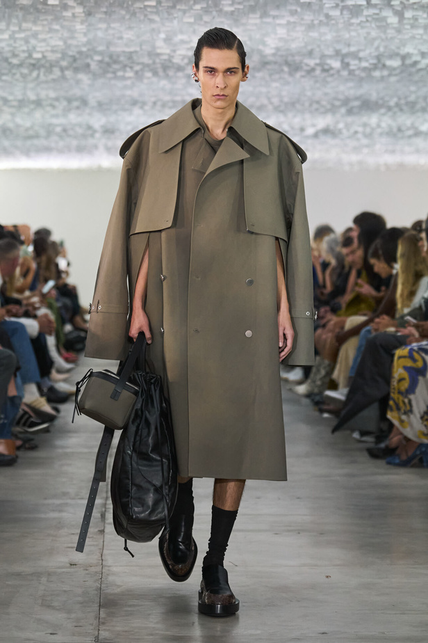 بساطة ودقة عالية في مجموعة Jil Sander لربيع وصيف 2024