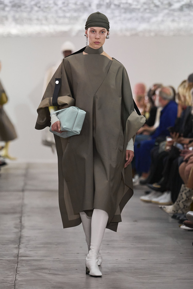 بساطة ودقة عالية في مجموعة Jil Sander لربيع وصيف 2024