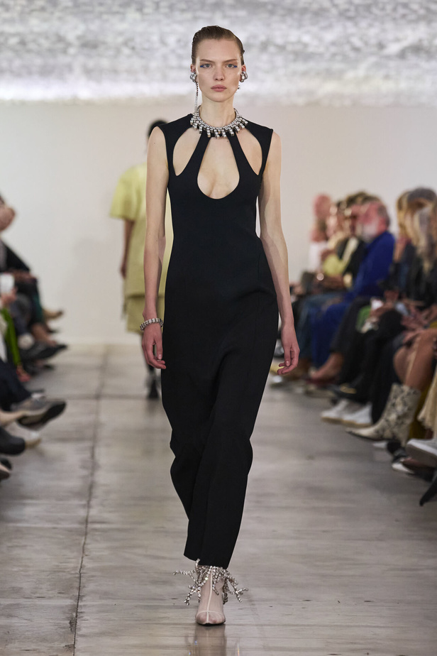 بساطة ودقة عالية في مجموعة Jil Sander لربيع وصيف 2024