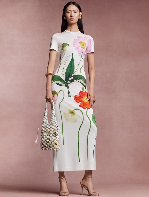 مجموعة Oscar de la Renta لربيع وصيف 2024