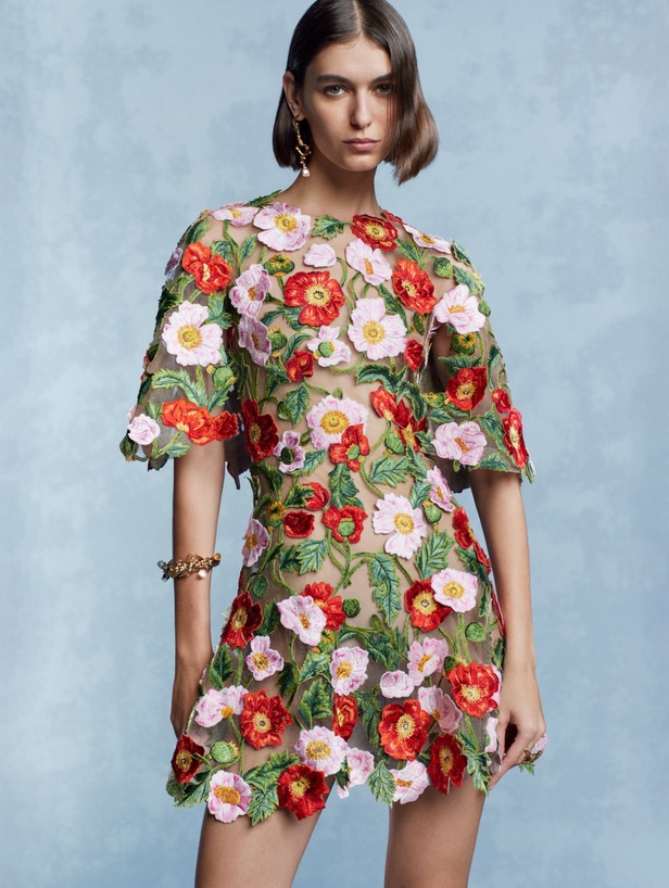 مجموعة Oscar de la Renta لربيع وصيف 2024