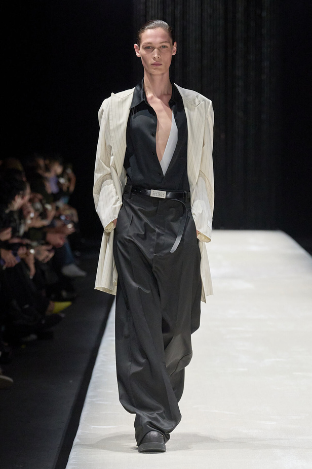 مجموعة MM6 Maison Margiela لربيع وصيف 2024