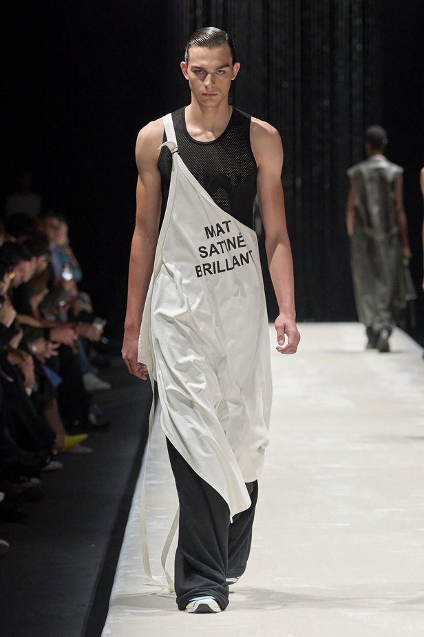مجموعة MM6 Maison Margiela لربيع وصيف 2024