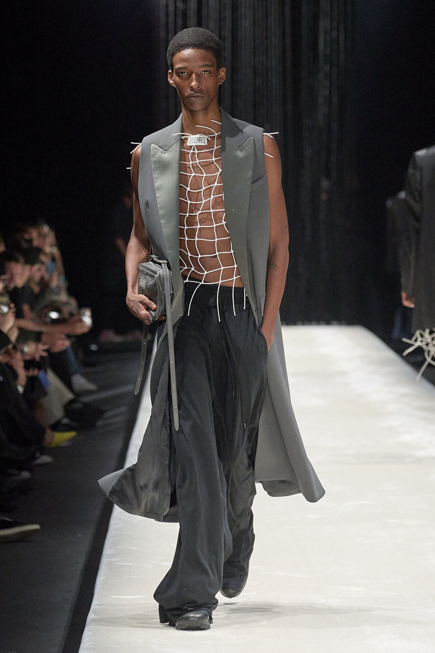 مجموعة MM6 Maison Margiela لربيع وصيف 2024