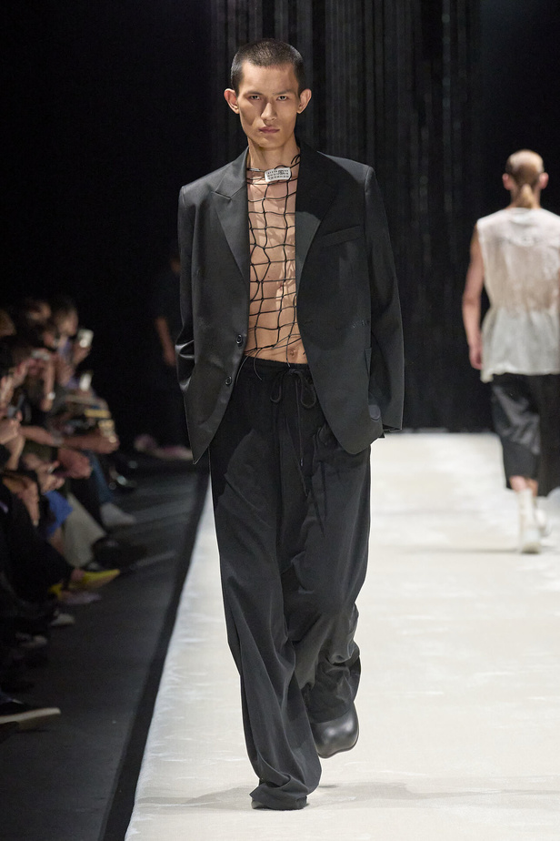 مجموعة MM6 Maison Margiela لربيع وصيف 2024