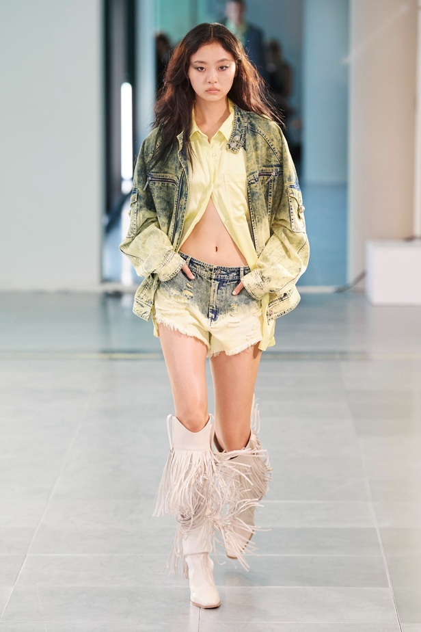 مجموعة Mark Fast لربيع وصيف 2024