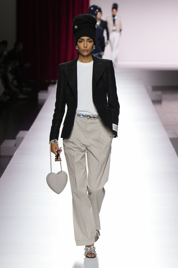 مجموعة Moschino لربيع وصيف 2024 في ميلانو