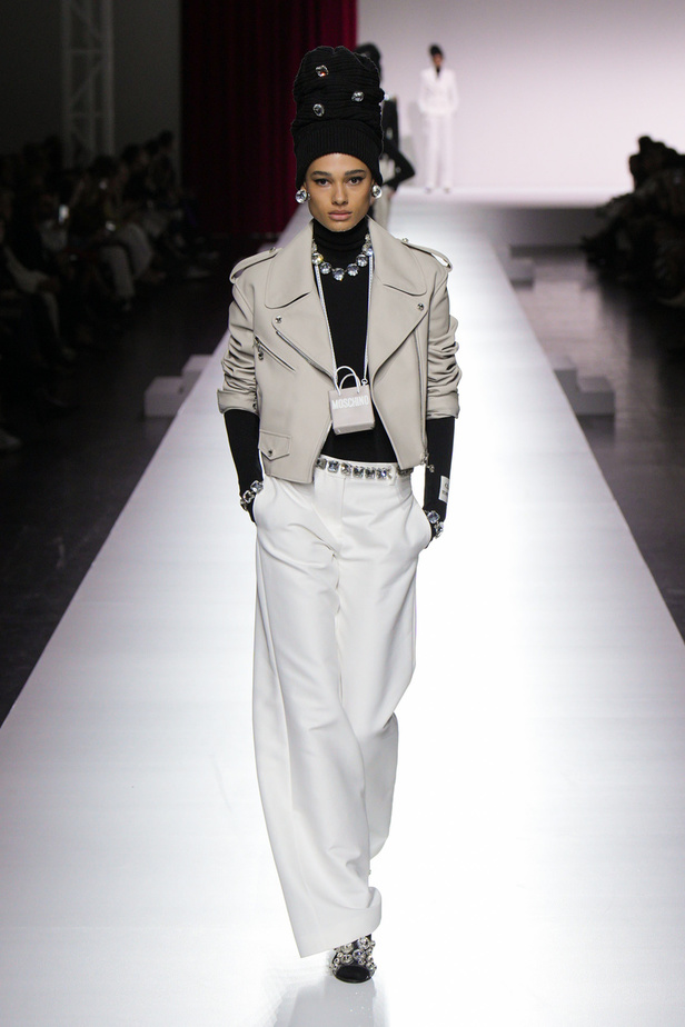 مجموعة Moschino لربيع وصيف 2024 في ميلانو