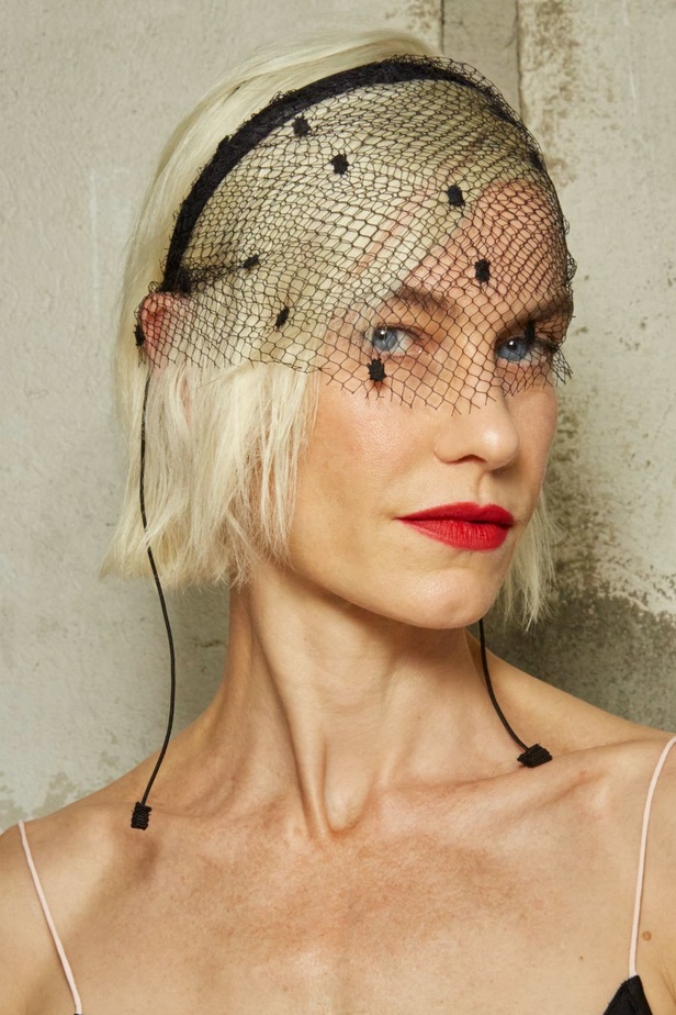 مجموعة N°21 تتوجه للمرأة الجريئة بأناقة راقية وتصاميم فاخرة لموسم ربيع وصيف 2024