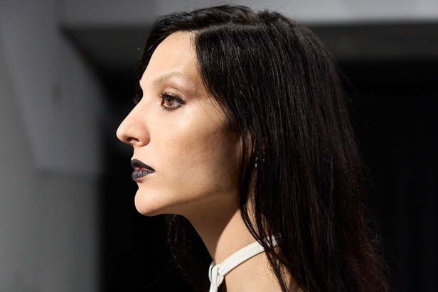 أجواء من المرح والرقص في عرض مجموعة ربيع وصيف 2024 لدار Philipp Plein