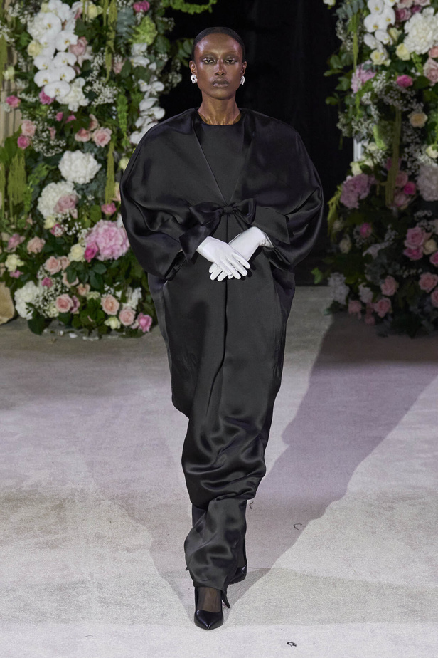 عرض Richard Quinn لربيع وصيف 2024