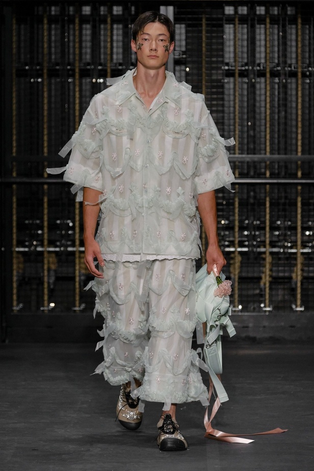 مجموعة Simone Rocha لربيع وصيف 2024