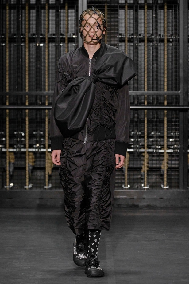 مجموعة Simone Rocha لربيع وصيف 2024