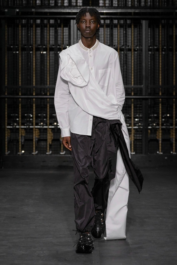 مجموعة Simone Rocha لربيع وصيف 2024