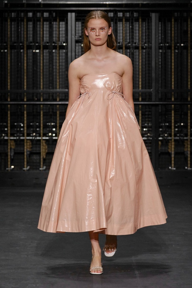 مجموعة Simone Rocha لربيع وصيف 2024