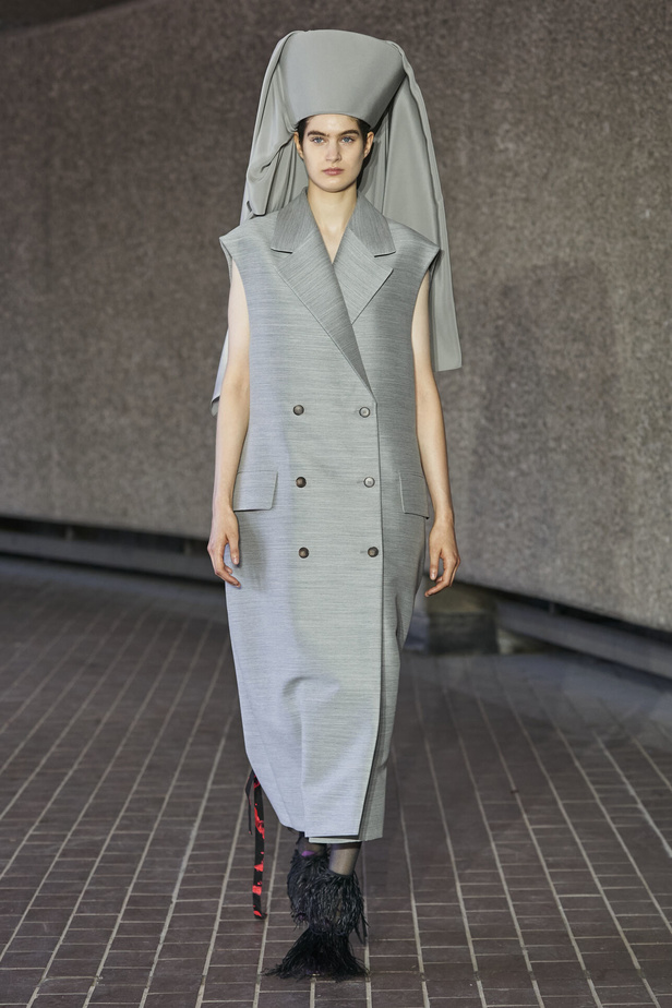 مجموعة Roksanda لربيع وصيف 2024 في لندن