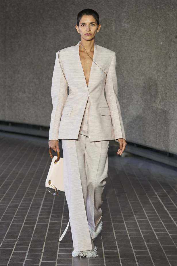 مجموعة Roksanda لربيع وصيف 2024 في لندن