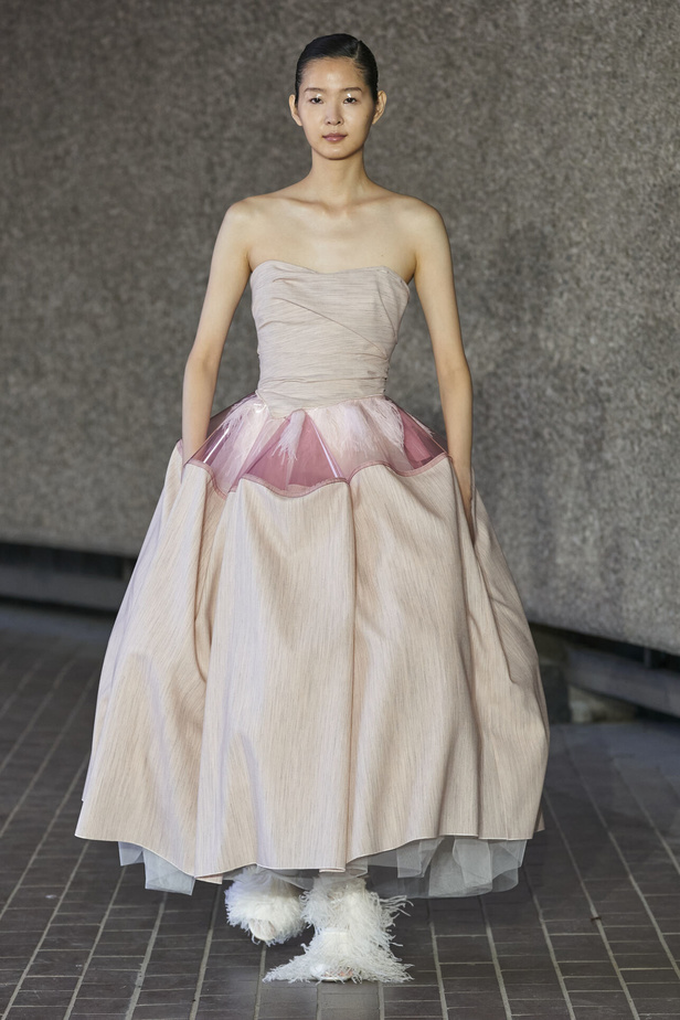 مجموعة Roksanda لربيع وصيف 2024 في لندن