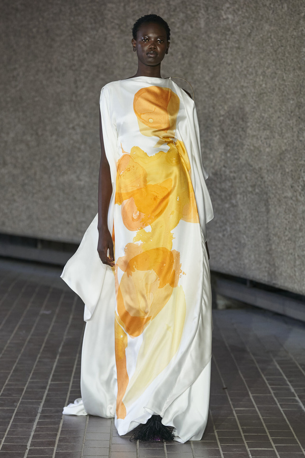 مجموعة Roksanda لربيع وصيف 2024 في لندن