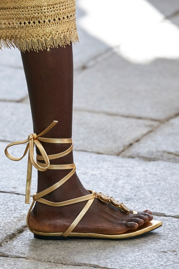 اكسسوارات دار Ermano Scervino لمجموعة ربيع وصيف 2024