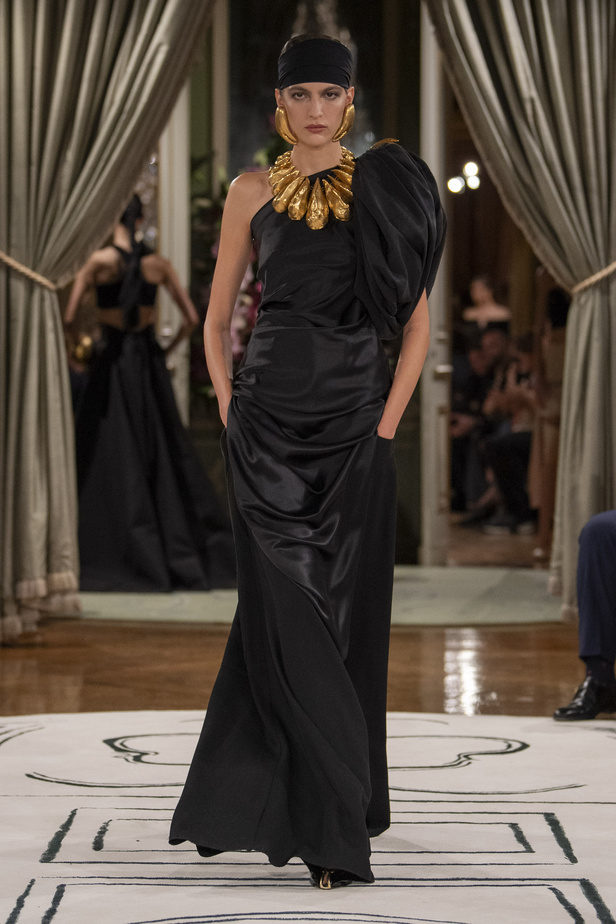 مجموعة Schiaparelli لربيع وصيف 2024