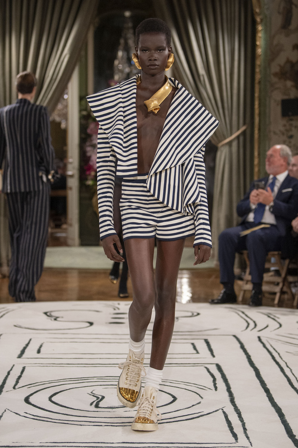 مجموعة Schiaparelli لربيع وصيف 2024