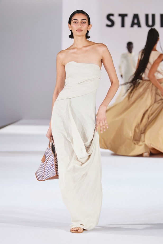 مجموعة Staud لربيع وصيف 2024