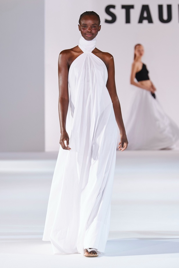 مجموعة Staud لربيع وصيف 2024