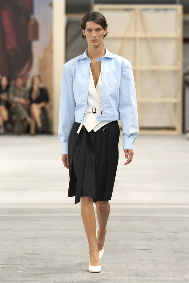 عرض أزياء Tod's لربيع وصيف 2023 في ميلانو