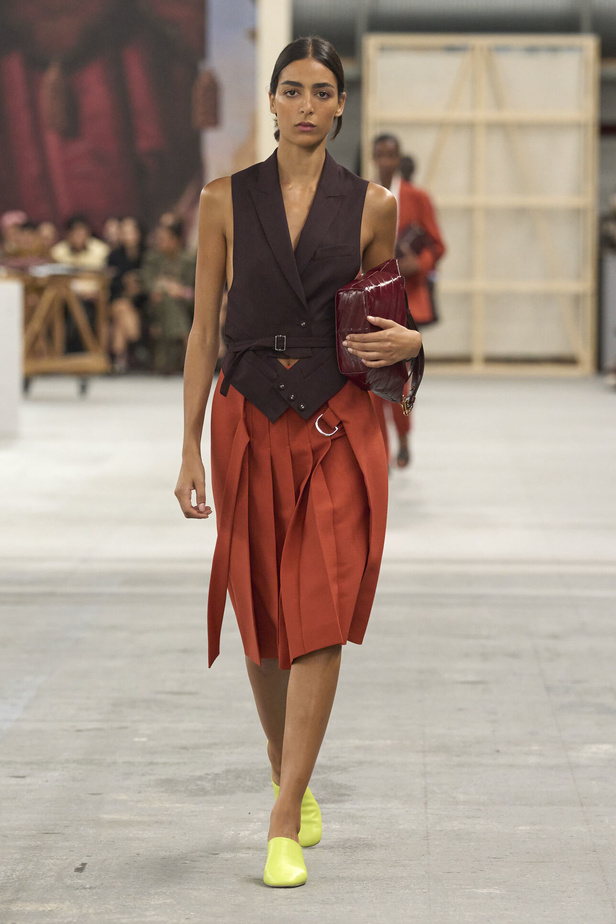 عرض أزياء Tod's لربيع وصيف 2023 في ميلانو