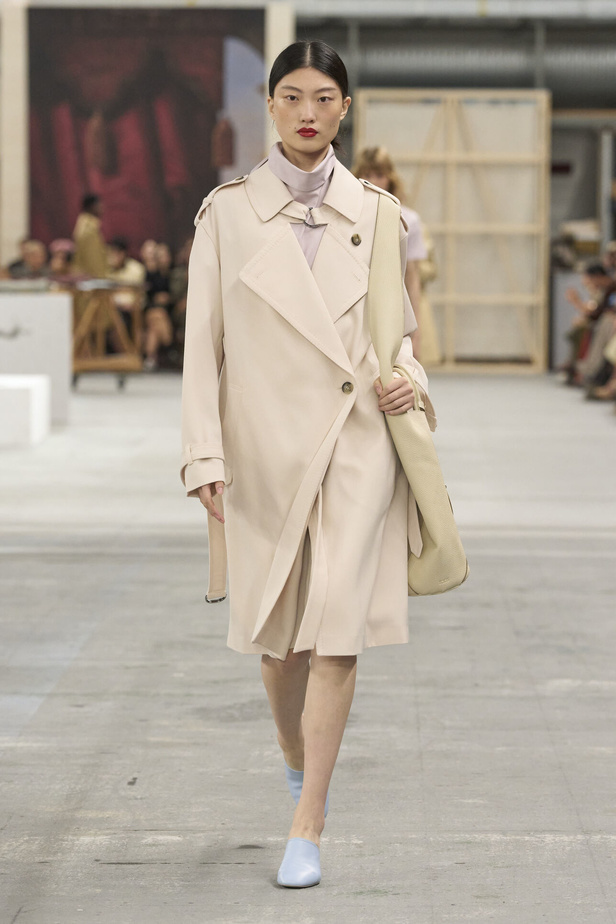 عرض أزياء Tod's لربيع وصيف 2023 في ميلانو