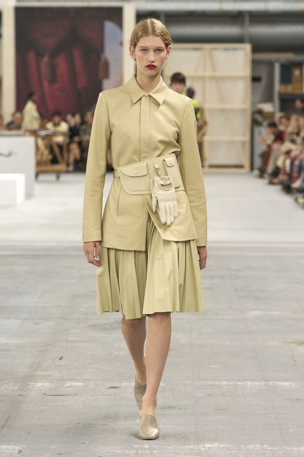 عرض أزياء Tod's لربيع وصيف 2023 في ميلانو