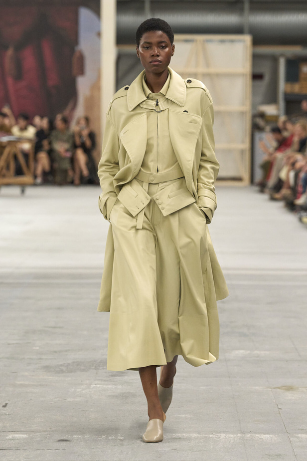 عرض أزياء Tod's لربيع وصيف 2023 في ميلانو