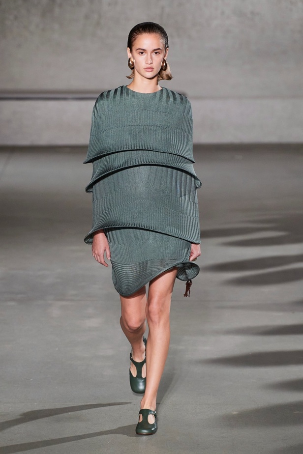 مجموعة Tory Burch لربيع وصيف 2024